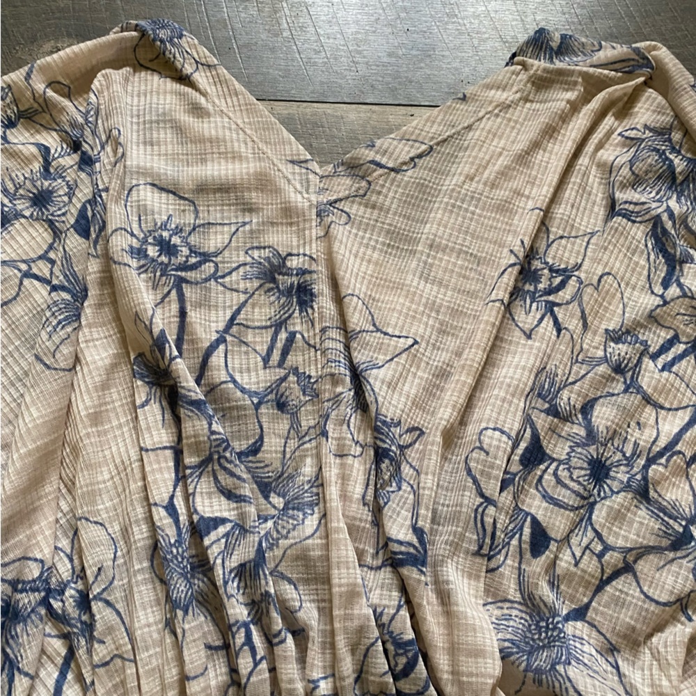 Free People || Flowy Floral Boho Top Size M - Picture 2 of 7